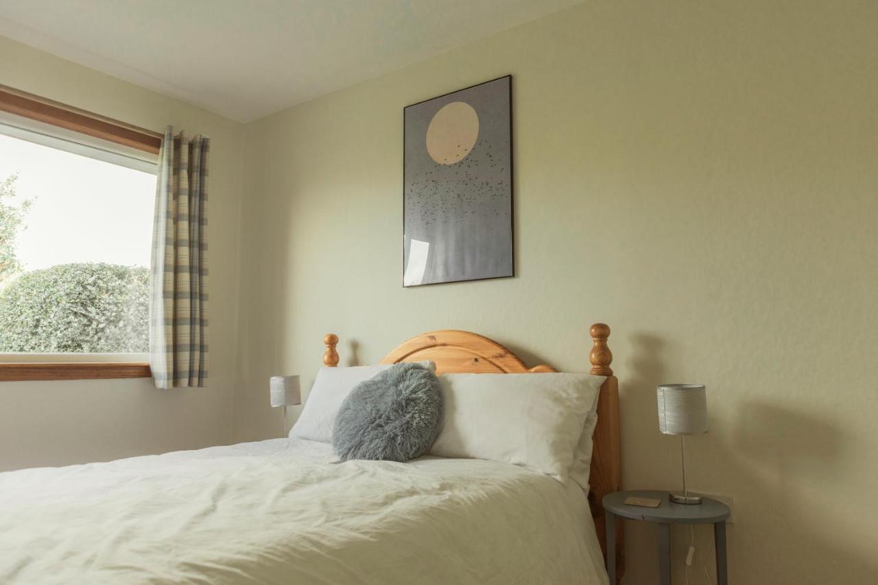 No 4 The Highlands Apartment Strathpeffer Bagian luar foto